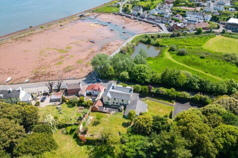 6 bedroom detached house for sale