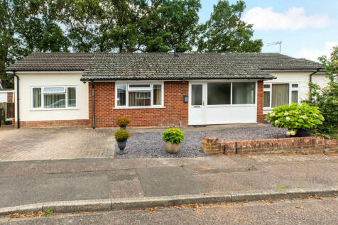 4 bedroom detached bungalow for sale