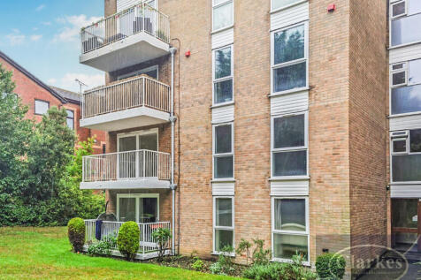 2 BEDROOM First Floor Flat in ... 2 bed flat for sale