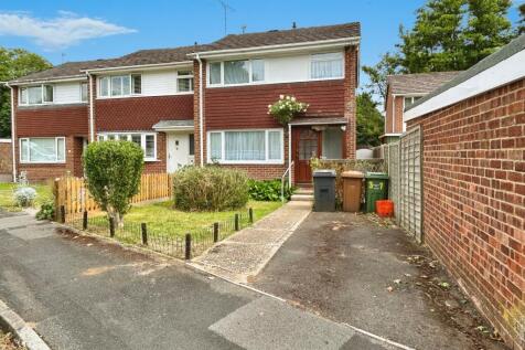 3 bedroom end of terrace house for sale
