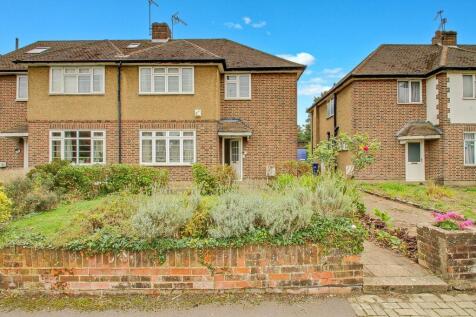 Sellers Hall Close, London, N3 3 bed semi