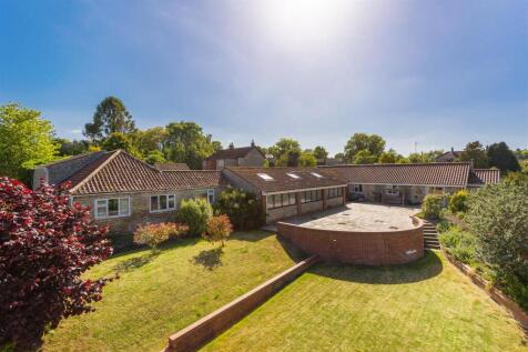 Low Hutton, Huttons Ambo YO60 4 bed bungalow for sale