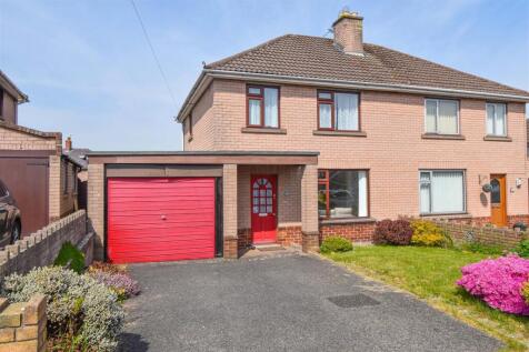 Holme Riggs Avenue, Penrith 3 bed semi