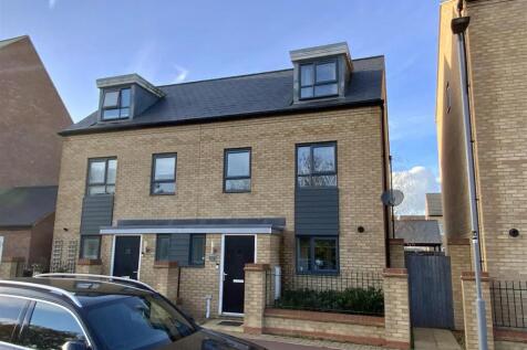 Barrosa Way, Whitehouse, Milton Keynes 3 bed townhouse for sale