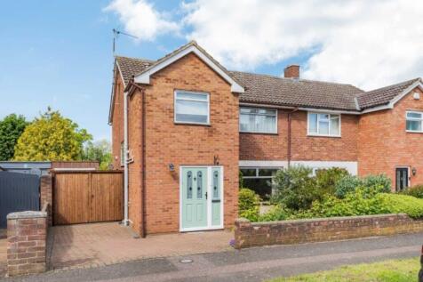 3 bedroom semi-detached house for sale