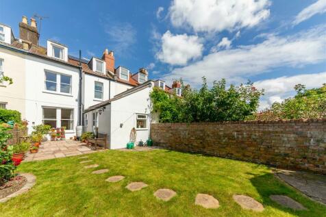 6 bedroom terraced house for sale