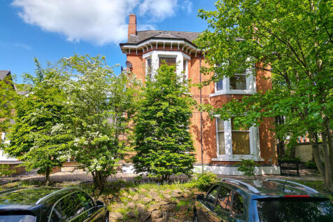 9 bedroom detached house for sale