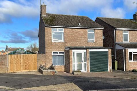 AUSTEN AVENUE, OLNEY 3 bed detached house for sale