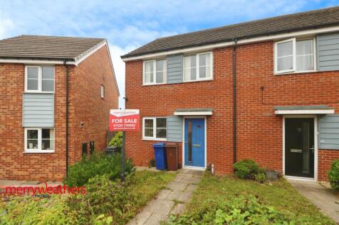 2 bedroom semi-detached house for sale
