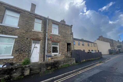 Longwood Road, Huddersfield HD3 3 bed end of terrace house for sale
