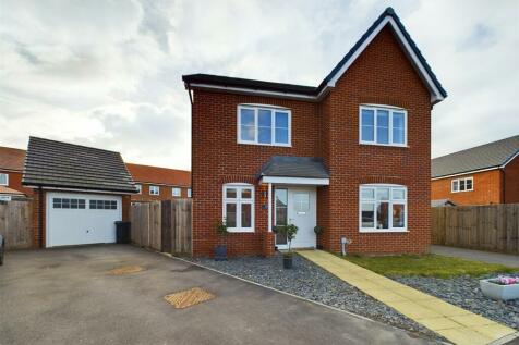 4 bedroom detached house for sale