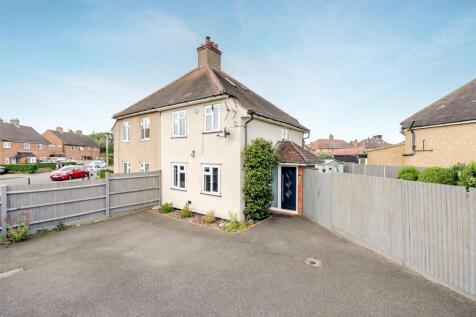 Springwell Avenue, Mill End... 3 bed semi