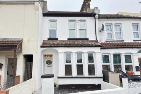 Southend on Sea SS1 2 bed terraced house for sale