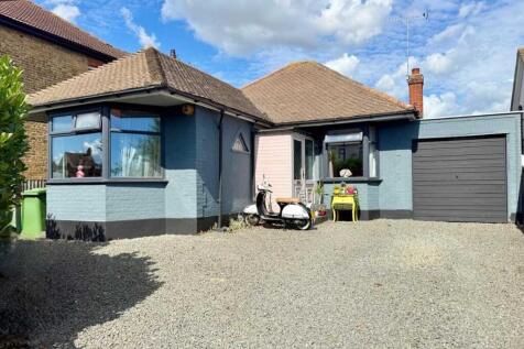 Leigh on Sea SS9 4 bed detached house for sale