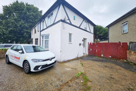 Hobart Road, Dagenham, Essex, RM9 2 bed semi