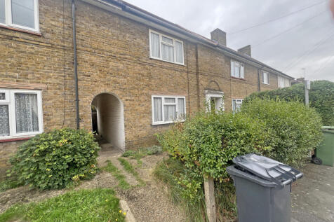 Chittys Lane, Dagenham, Essex, RM8 2 bed terraced house for sale