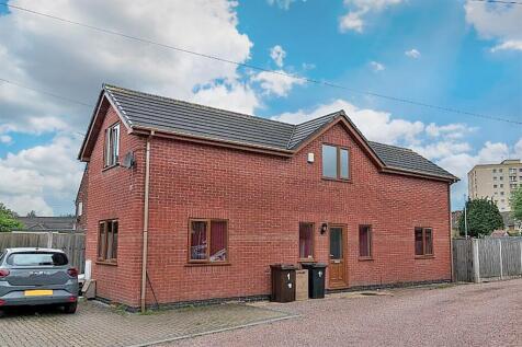 Emerald Close, Bilston 2 bed detached house for sale