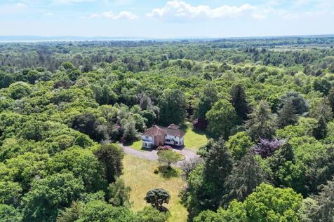 Rollestone Road, Holbury... 6 bed detached house for sale