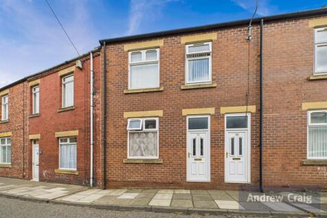 Ramsay Street, Rowlands Gill 3 bed flat for sale