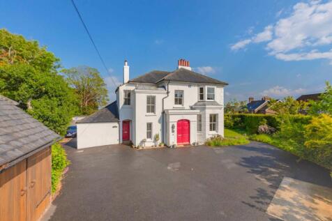 6 bedroom detached house for sale