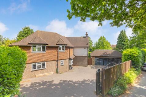5 bedroom detached house for sale