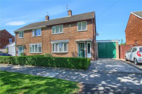 Low Grange Avenue, Billingham 3 bed semi