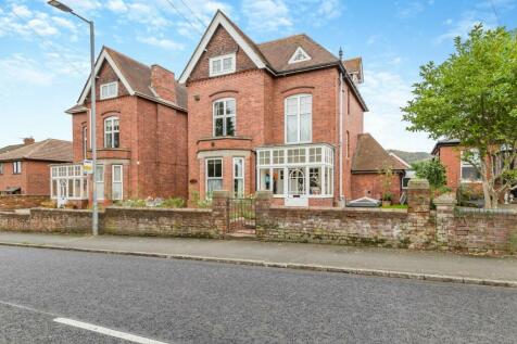 6 bedroom detached house for sale