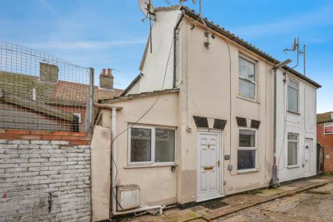 2 bedroom end of terrace house for sale