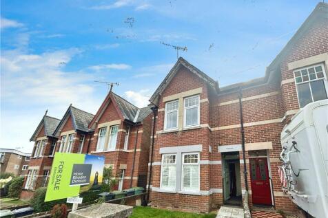 Mill Hill Road, Cowes, Isle of Wight 2 bed apartment for sale