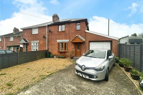 3 bedroom semi-detached house for sale