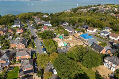 Worsley Road, Cowes, Isle of Wight 2 bed detached house for sale