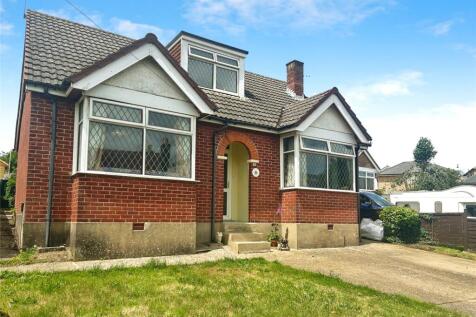 Newport Road, Cowes, Isle of Wight 3 bed detached house for sale