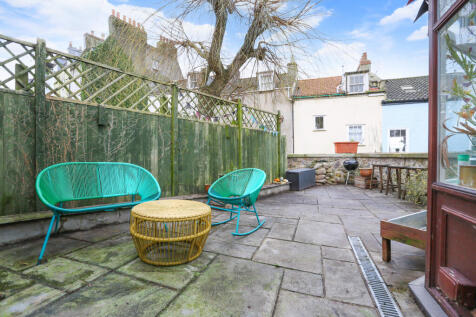 1 bedroom semi-detached house for sale