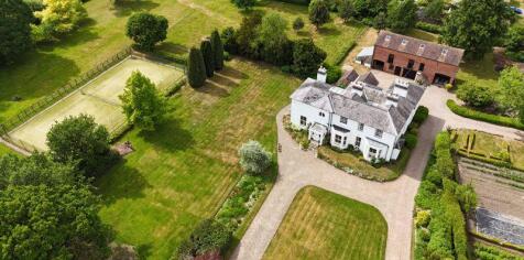 6 bedroom detached house for sale