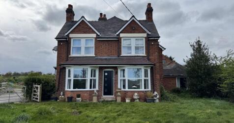 7 bedroom farm house for sale
