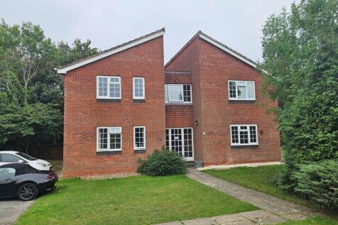 68 Ebourne Close, Kenilworth... Studio for sale