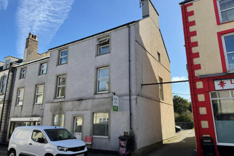 Mona Street, Amlwch, Anglesey, LL68 9 bed end of terrace house for sale