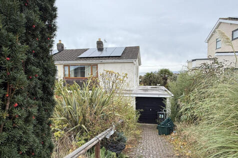 Highlands Road, Colwyn Bay, Conwy, LL29 3 bed semi