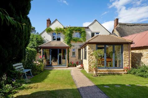 4 bedroom semi-detached house for sale