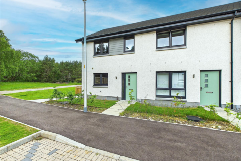 8 Pinefield, Carrbridge 3 bed end of terrace house for sale