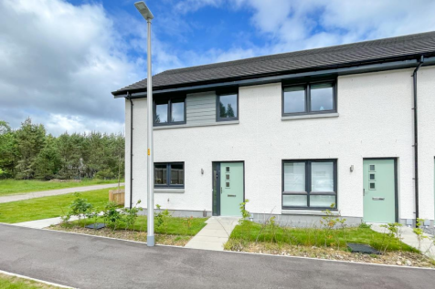 8 Pinefield, Carrbridge 3 bed end of terrace house for sale