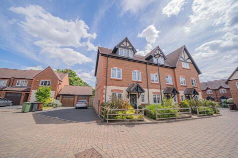 Four Ashes Road, Bentley Heath, B93 4 bed end of terrace house for sale