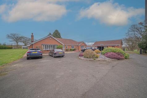 Alcester Road, Wythall, B47 5 bed detached house for sale