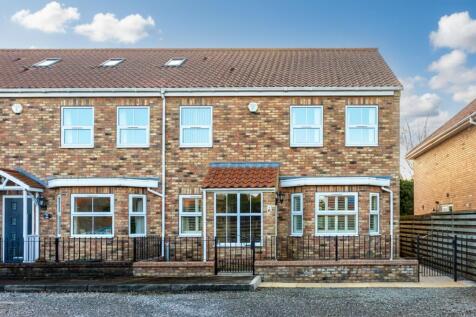 Wain Close, Huntington, YO32 3 bed end of terrace house for sale