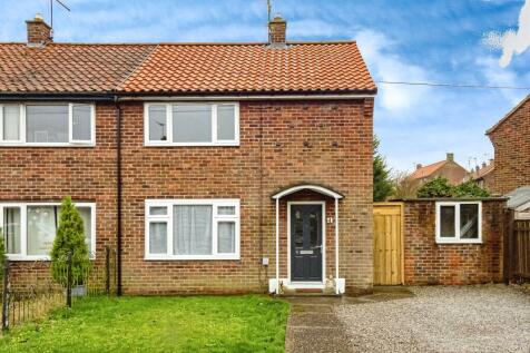 2 bedroom semi-detached house for sale