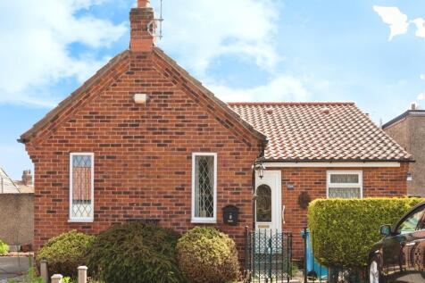 2 bedroom semi-detached bungalow for sale