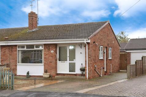 2 bedroom semi-detached bungalow for sale