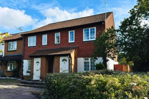 1 bedroom ground floor maisonette for sale