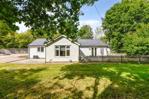 Woodchurch, Ashford, Kent, TN26 2 bed bungalow for sale