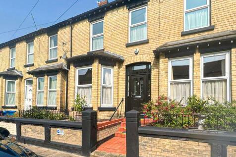 5 bedroom terraced house for sale